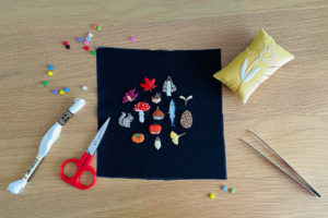 秋のモチーフの刺繍