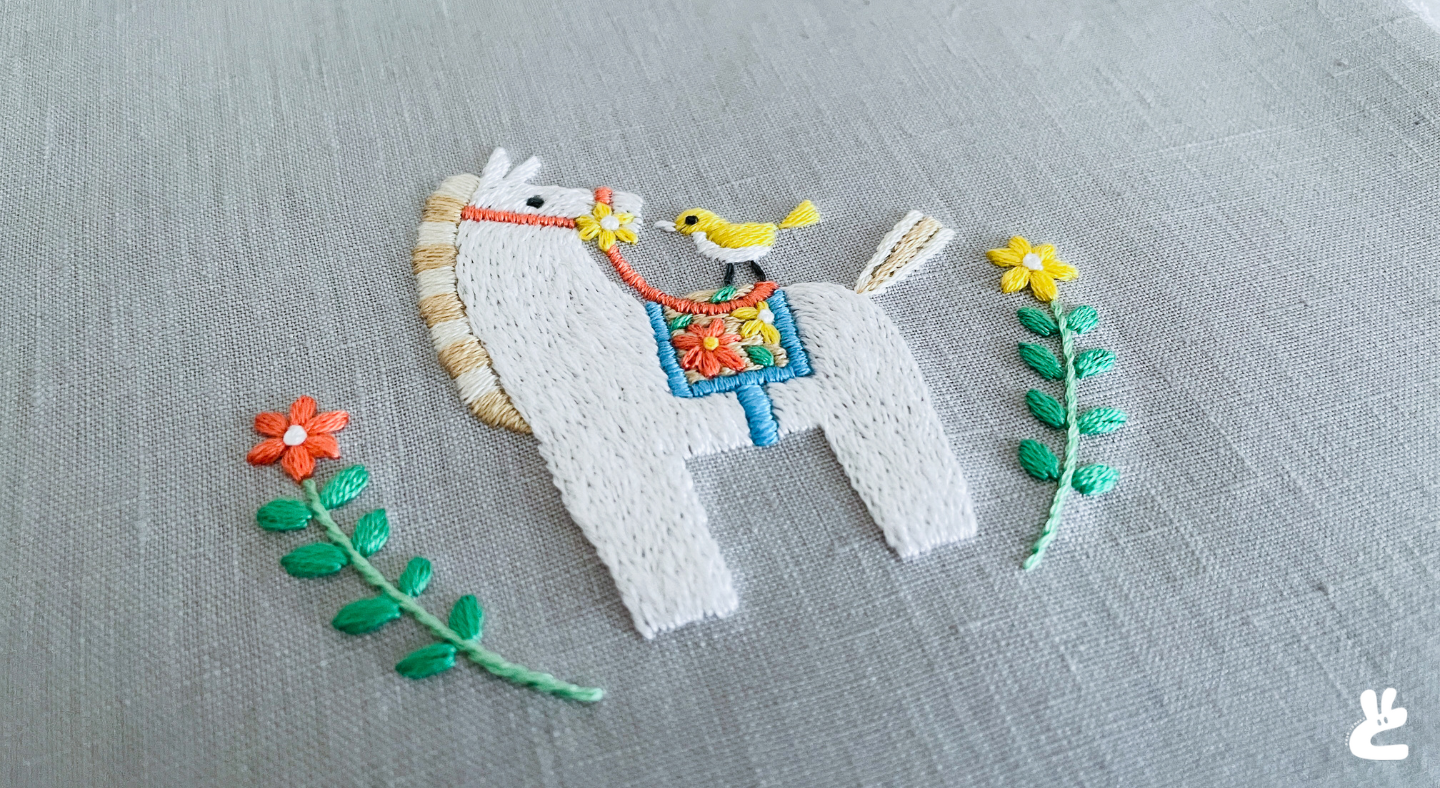 イラストレーター・刺繍作家・クボトモコ